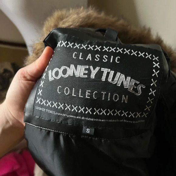 Vintage Y2K Looney Tunes Tweedy Bird Jacket with Faux Fur Hood, size small - Picture 7 of 7
